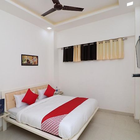 Oyo 13406 Hotel Golden Leaf Bareilly Exterior foto