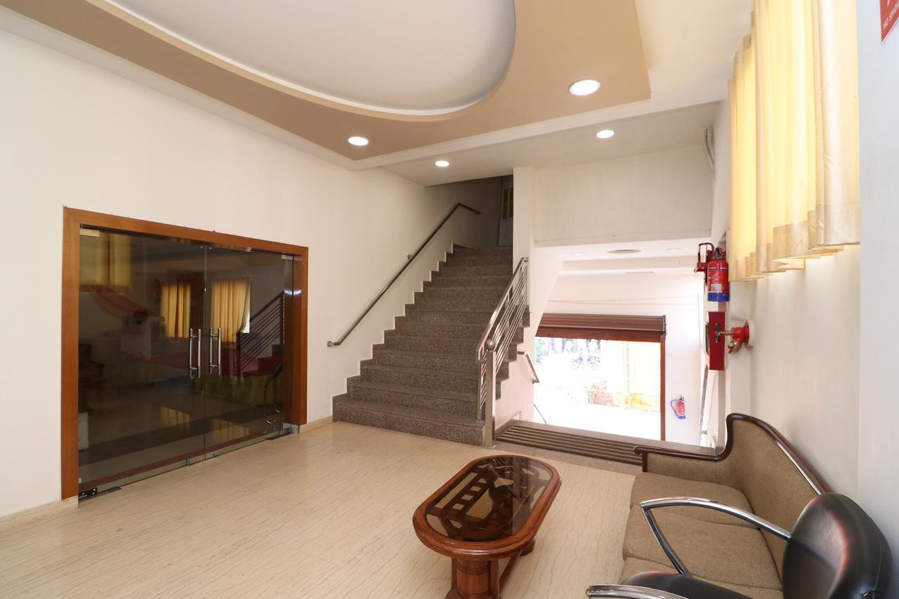 Oyo 13406 Hotel Golden Leaf Bareilly Exterior foto